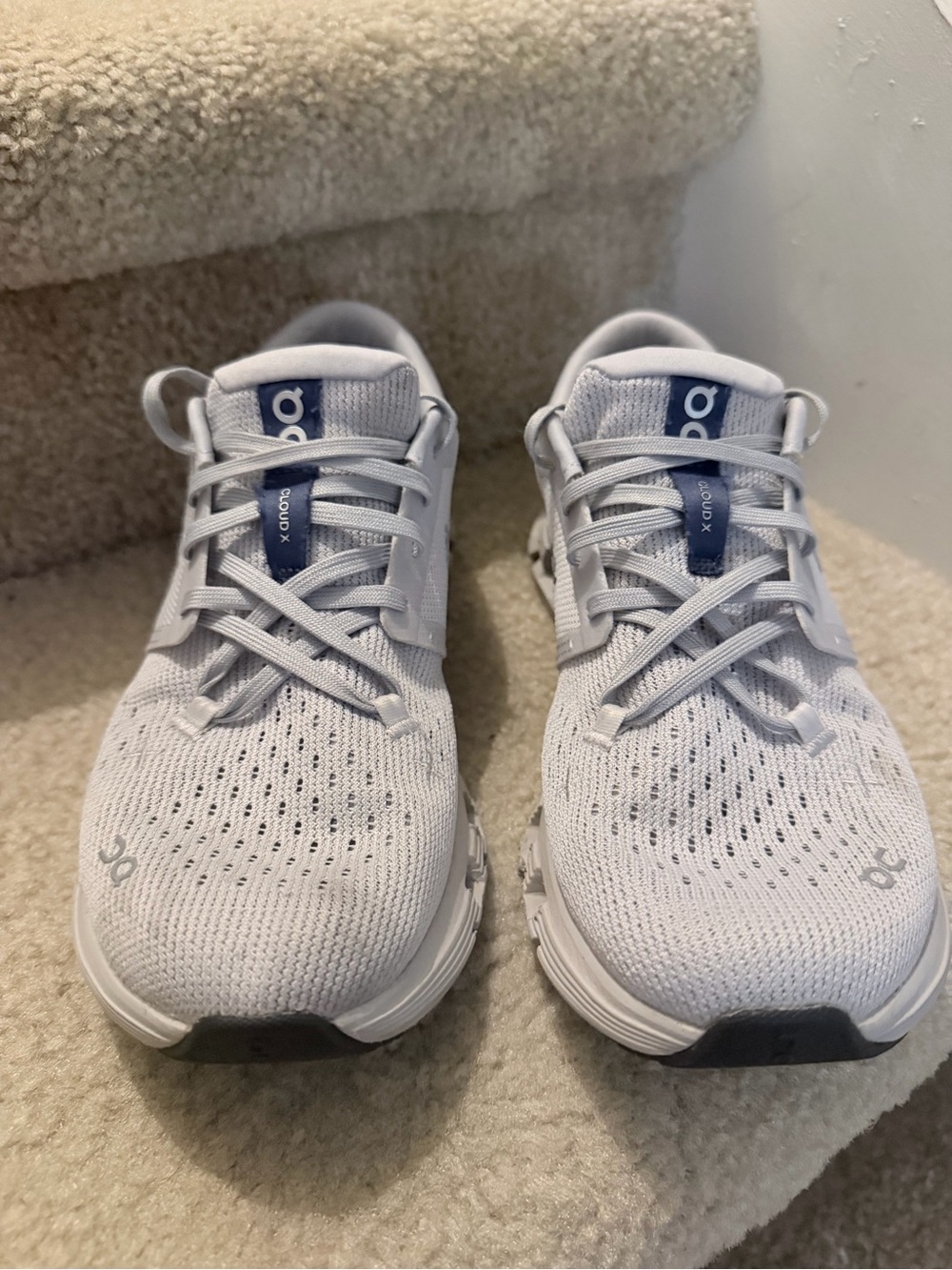 On Cloud Woman’s Cloud X W7 Cloudtec Helion grey used conditions